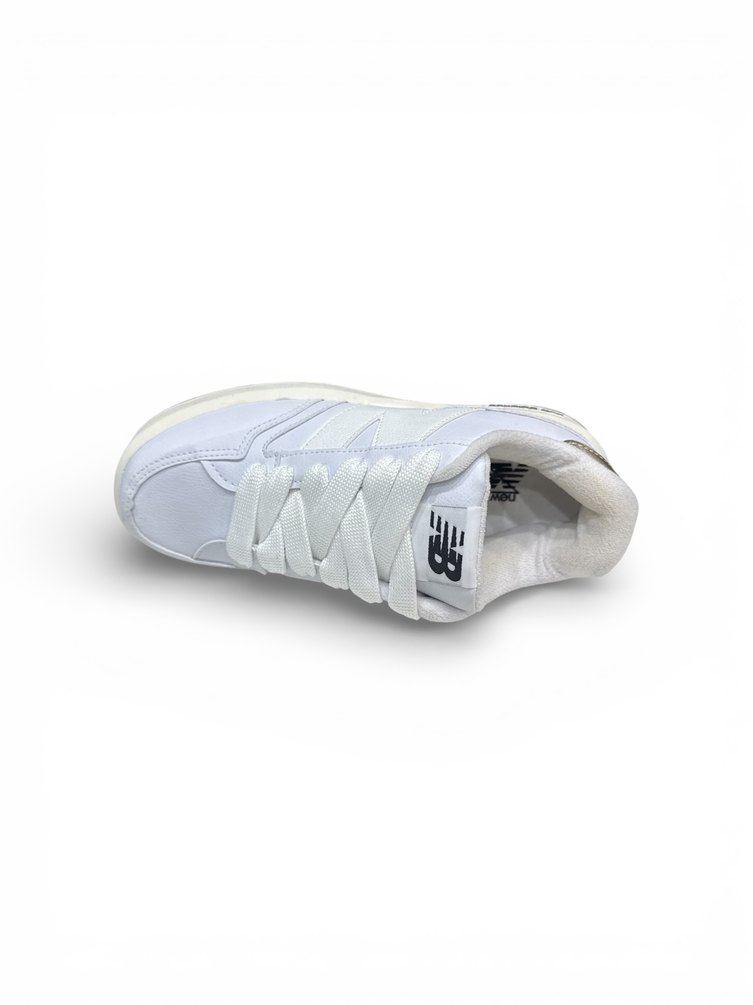 NEW BALAS ( BRANCO OURO)
