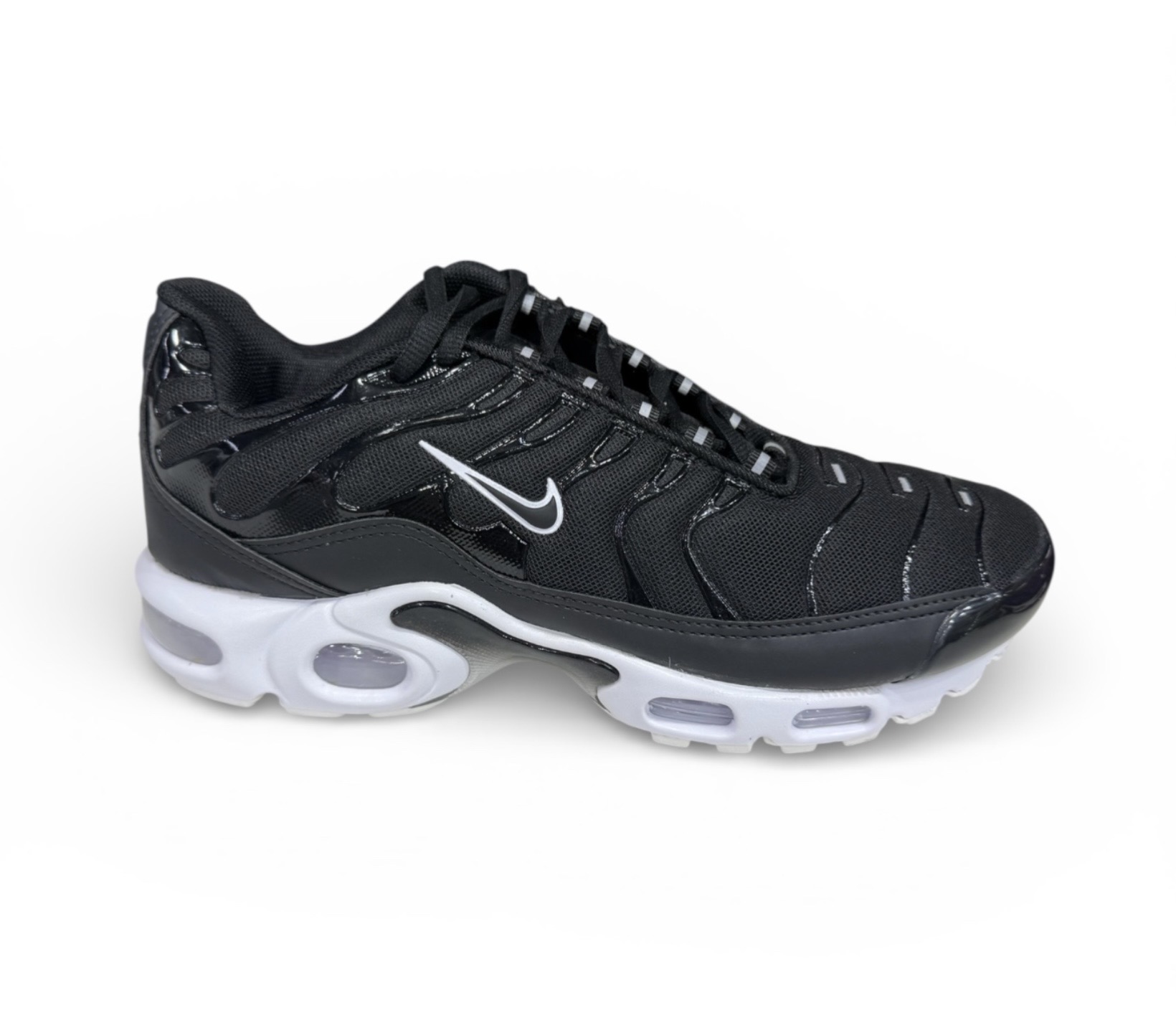 NIKE TN INPORTADO ( PRETO BRANCO)