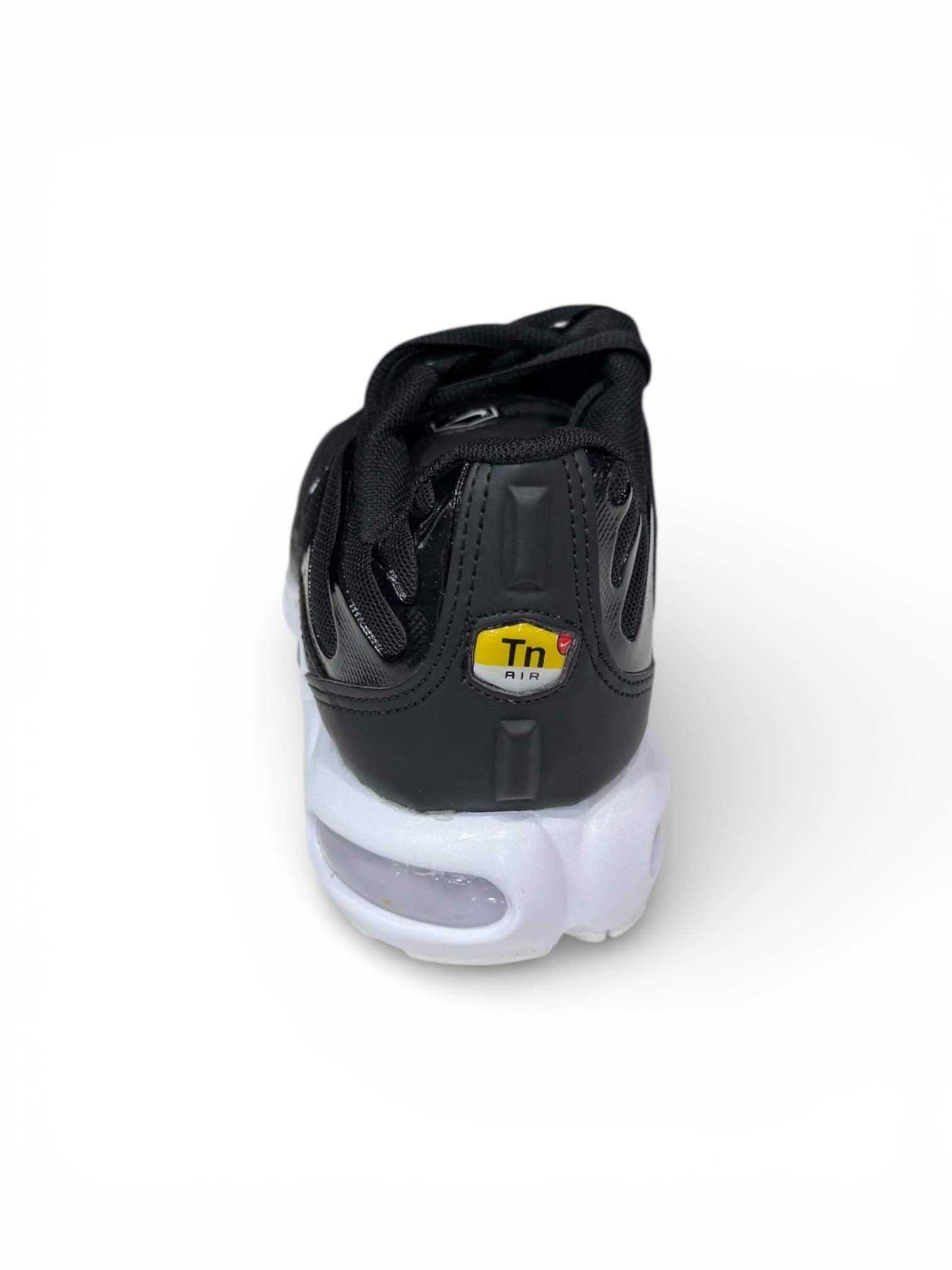 NIKE TN INPORTADO ( PRETO BRANCO)